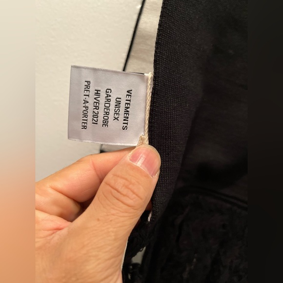 Vetements Scarf - Picture 5 of 7